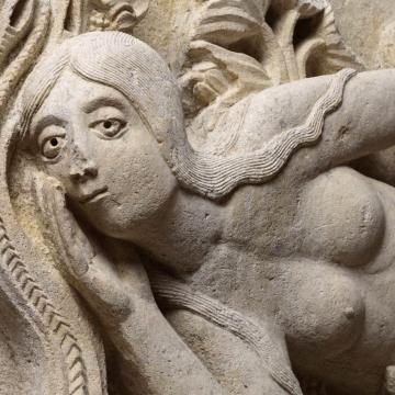 La Tentation d’Eve, vers 1130, relief sculpté attribué à Gislebertus, musée Rolin, Autun, ©&nbsp;J. Piffaut
