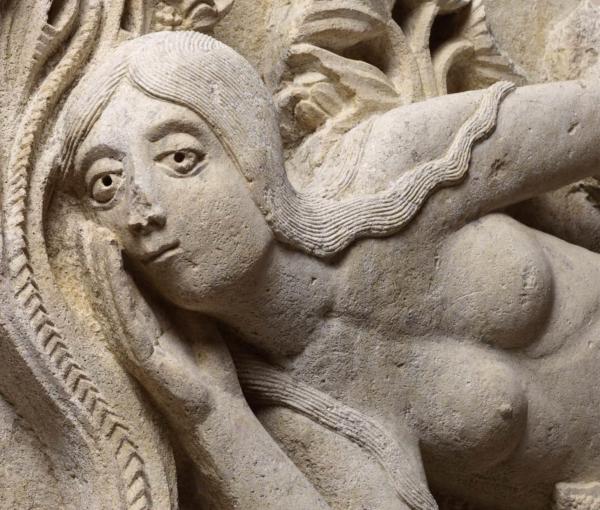La Tentation d’Eve, vers 1130, relief sculpté attribué à Gislebertus, musée Rolin, Autun, © J. Piffaut